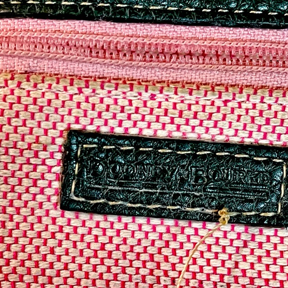 Dooney & Bourke genuine leather bag in very good condition approx 16x9 5x3 - Picture 6 of 10